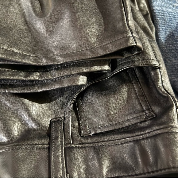 Abercrombie Ankle Straight Ultra High Rise Faux Leather Pants Black Sz 29/8 LONG - Picture 9 of 9